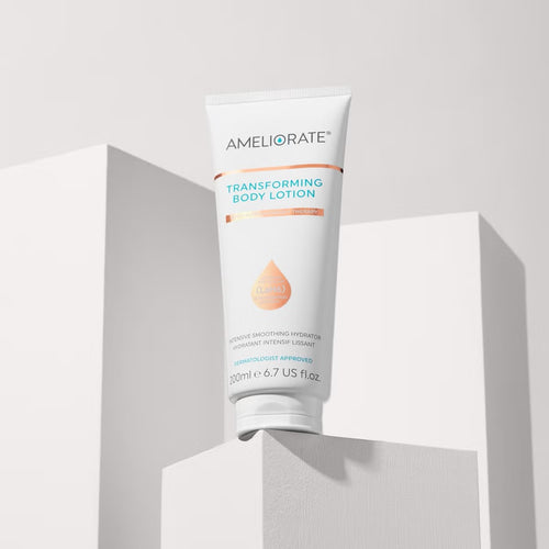 Charger l&#39;image 1 dans la galerie. Transforming Body Lotion Illuminating Glow Formula